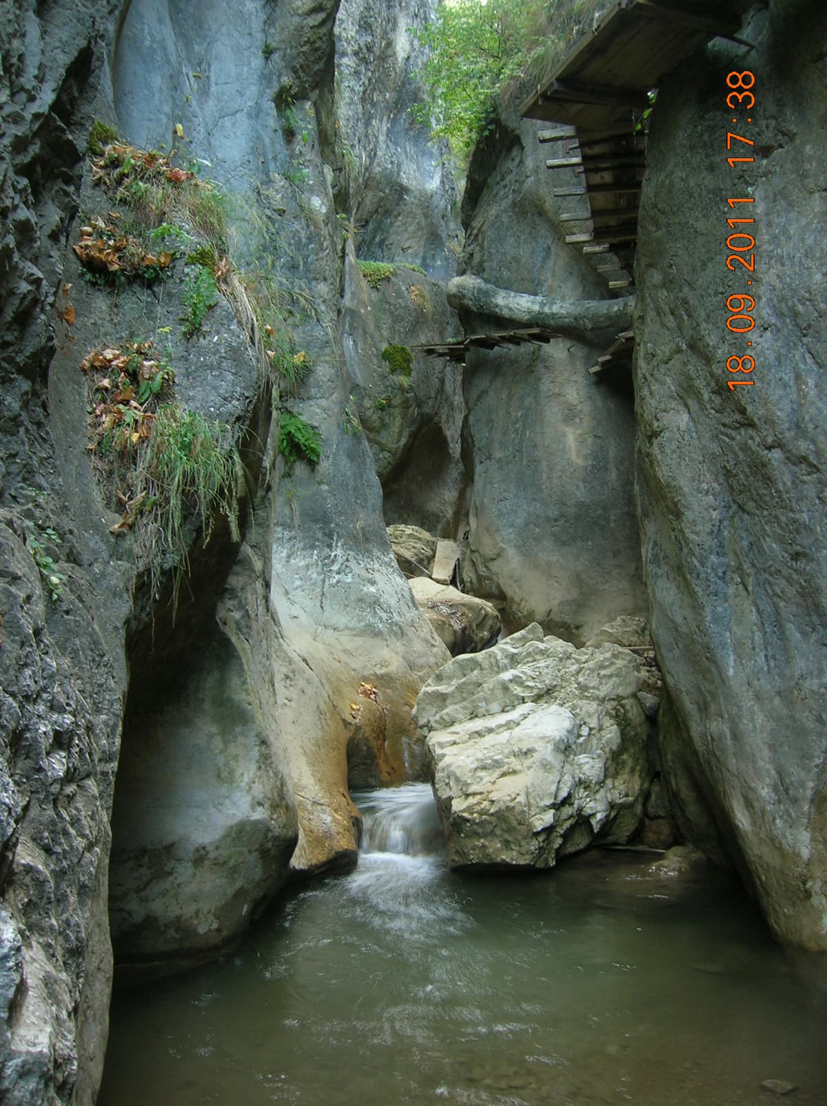 Cheile Șugăului – Munticelu